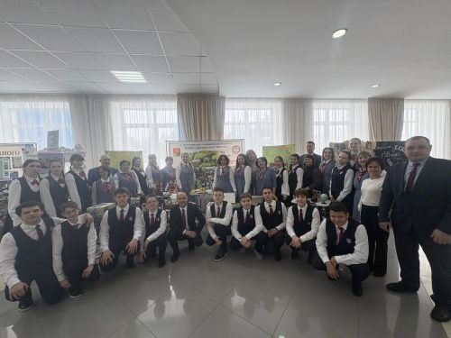 Җәлил беренче мәктәбе «Тату сыйныф серләре» бәйгесенең зона этабында җиңде