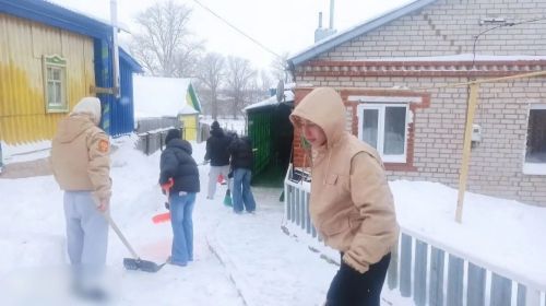 Сармановские юнармейцы помогли ветерану СВО