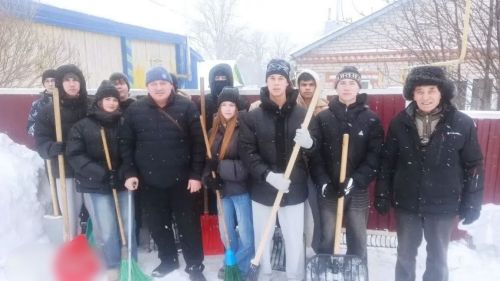 Сармановские юнармейцы помогли ветерану СВО