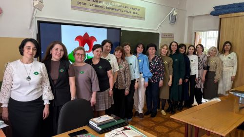 В Джалильской школе №2 состоялся мастер-класс по созданию татарских брошей