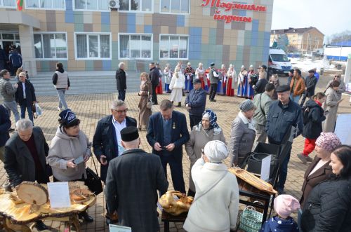 Район конгресс кунакларын кабул итте
