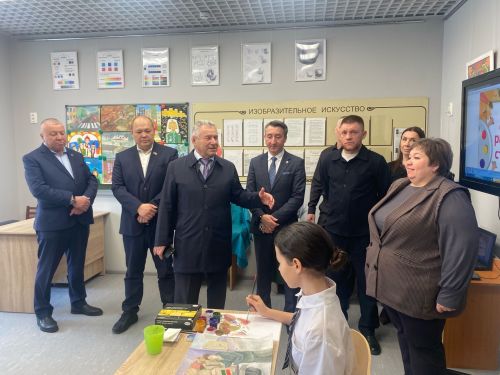 Сәнгать мәктәбендә патриотик бәйгегә әзерләнәләр