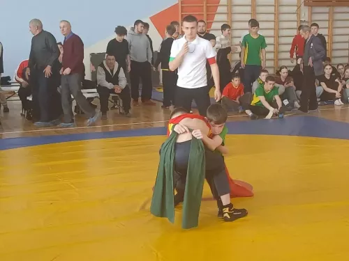 Районда көрәш буенча республика ярышлары бара