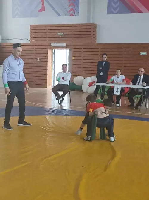 Районда көрәш буенча республика ярышлары бара