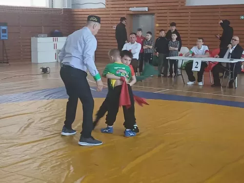 Районда көрәш буенча республика ярышлары бара