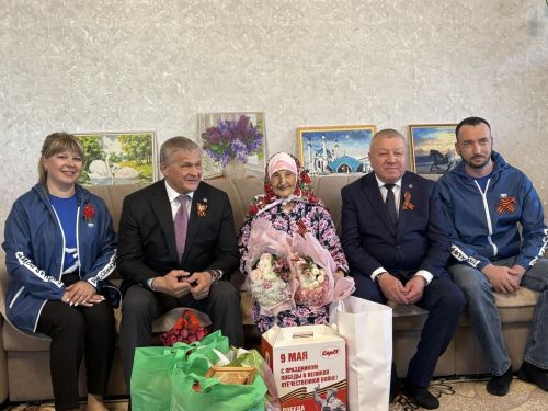 102 яшьлек Нәфисә апаны Җиңү көне белән котладылар