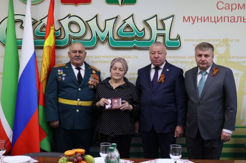Участникам СВО в районе вручили государственные награды