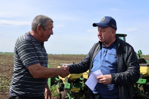 В районе наградили передовиков весенне-полевых работ