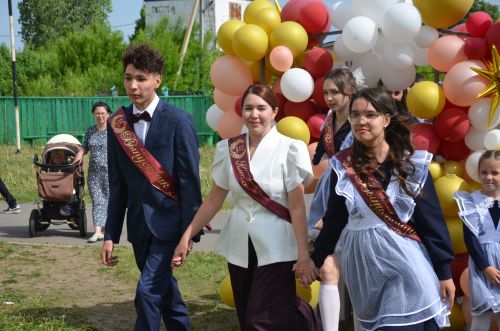 Сарман урта мәктәбен 14 укучы тәмамлады