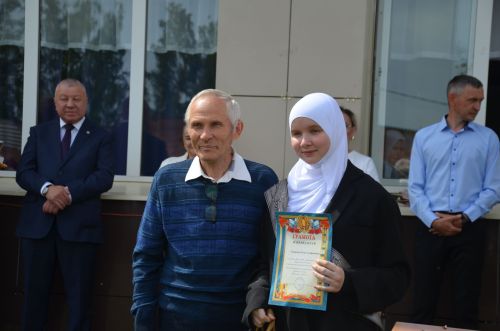 Сарман урта мәктәбен 14 укучы тәмамлады