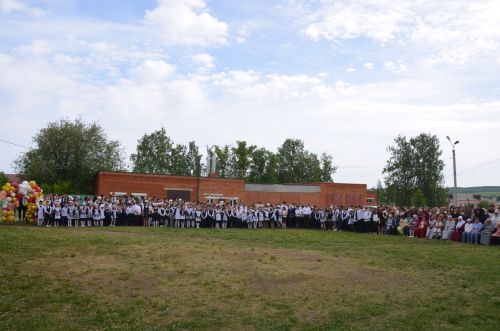 Сарман урта мәктәбен 14 укучы тәмамлады