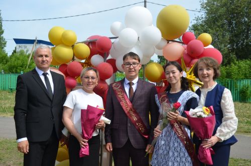 Сарман урта мәктәбен 14 укучы тәмамлады