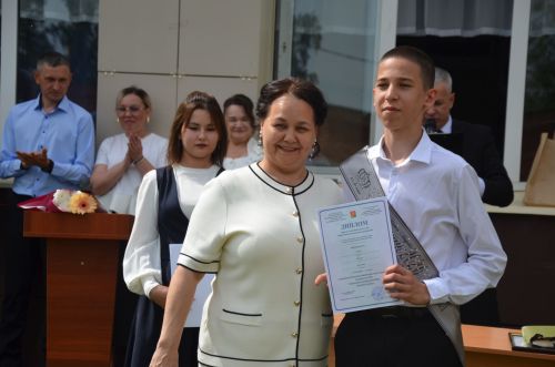Сарман урта мәктәбен 14 укучы тәмамлады