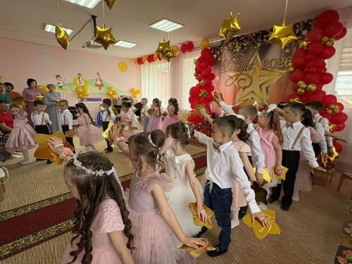 «Лилия» балалары бакча белән саубуллаштылар