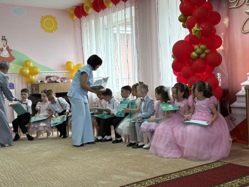 «Лилия» балалары бакча белән саубуллаштылар