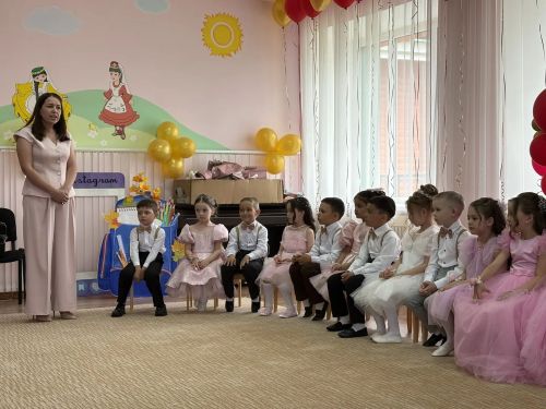 «Лилия» балалары бакча белән саубуллаштылар