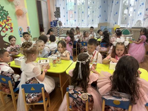 «Лилия» балалары бакча белән саубуллаштылар