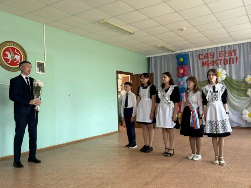 Күтәмәле мәктәбен ике укучы тәмамлый
