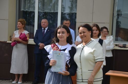 Сарман урта мәктәбен 14 укучы тәмамлады
