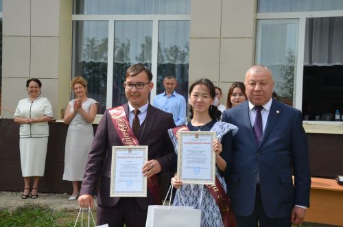 Сарман урта мәктәбен 14 укучы тәмамлады