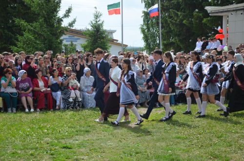 Сарман урта мәктәбен 14 укучы тәмамлады