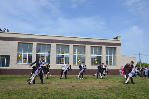 Сарман урта мәктәбен 14 укучы тәмамлады