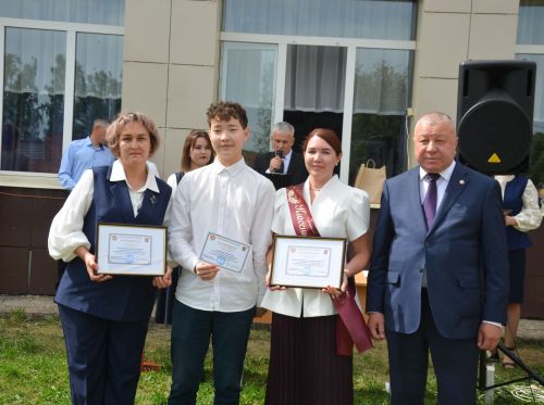Сарман урта мәктәбен 14 укучы тәмамлады