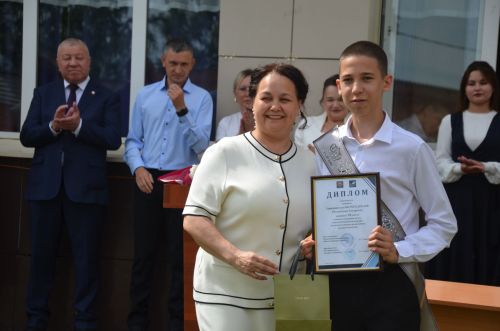 Сарман урта мәктәбен 14 укучы тәмамлады