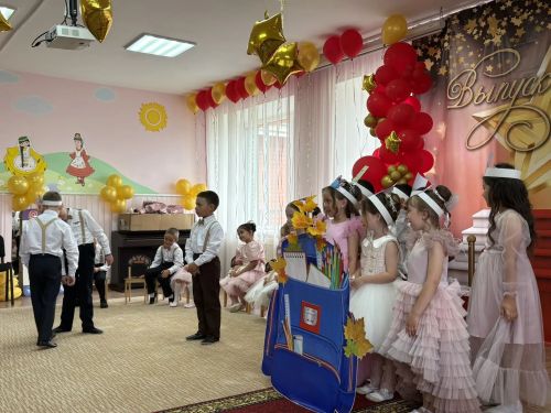 «Лилия» балалары бакча белән саубуллаштылар