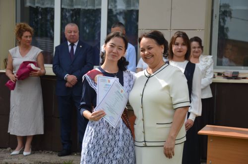 Сарман урта мәктәбен 14 укучы тәмамлады