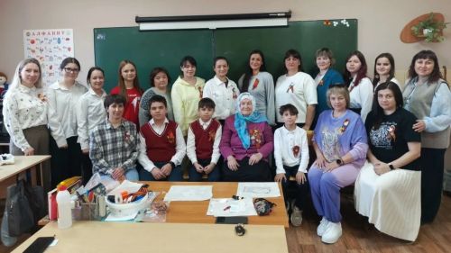 Җәлил гимназиясендә патриотик брошкалар ясарга өйрәттеләр