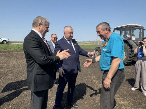 Районда чәчү алдынгыларын бүләкләделәр