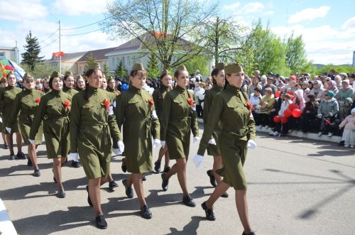 Парад бәйрәмнең иң тантаналы өлеше булды