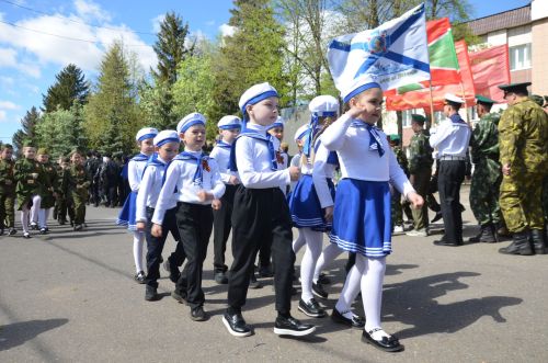 Парад бәйрәмнең иң тантаналы өлеше булды