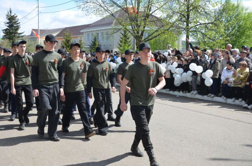 Парад бәйрәмнең иң тантаналы өлеше булды
