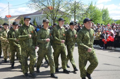 Парад бәйрәмнең иң тантаналы өлеше булды