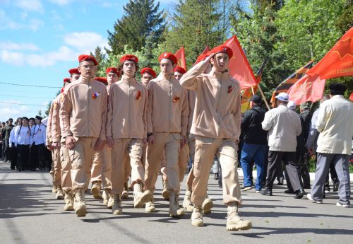Парад бәйрәмнең иң тантаналы өлеше булды