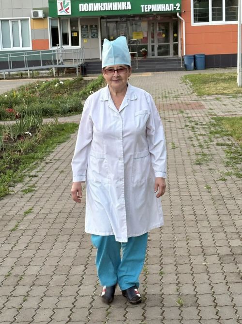 Хирургия бүлеге шәфкать туташы Резидә Мирзасалихова ярты гасырга якын гомерен яраткан хезмәтенә багышлаган