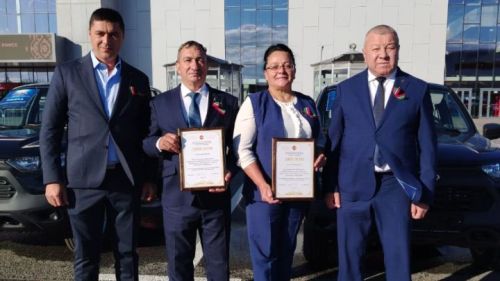 Районның ике авыл җирлегенә яңа машина ачкычлары тапшырдылар