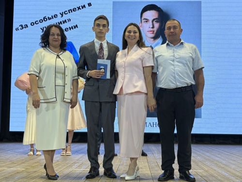 Сигез укучыга көмеш медаль тапшырылды