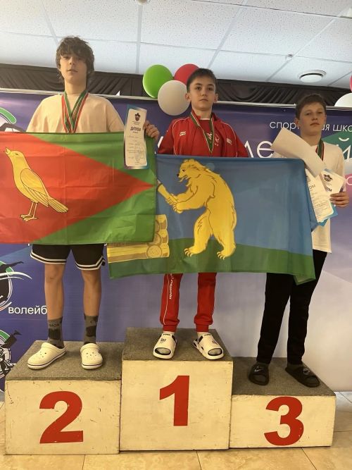 Спорт мәктәбе тренеры укучылары белән горурлана