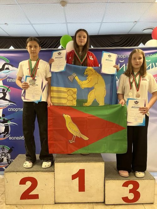 Спорт мәктәбе тренеры укучылары белән горурлана