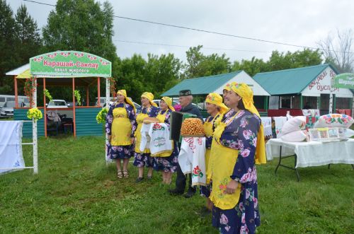 Яңгыр район Сабан туе кунакларын каршыларга комачауламады