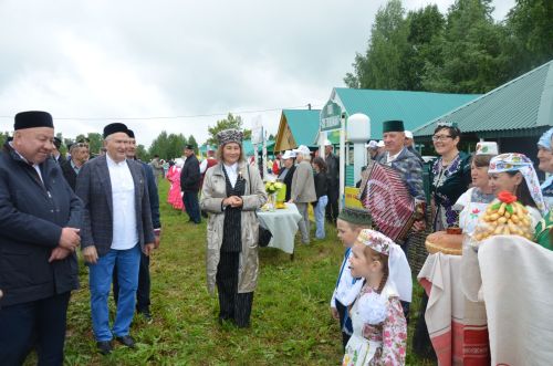 Яңгыр район Сабан туе кунакларын каршыларга комачауламады