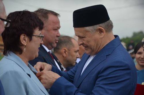 Зур кунаклар районга зур сөенечләр алып кайтканнар