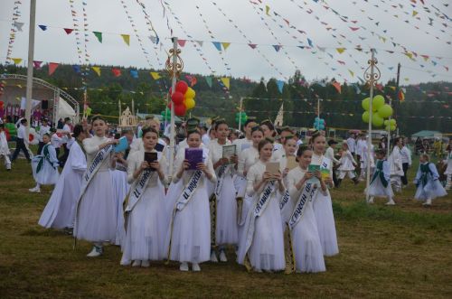 Сарман Сабан туе мәйданын моң дәрьясы күмде