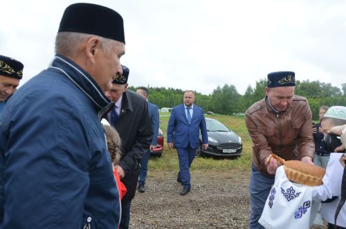 Яңгыр район Сабан туе кунакларын каршыларга комачауламады