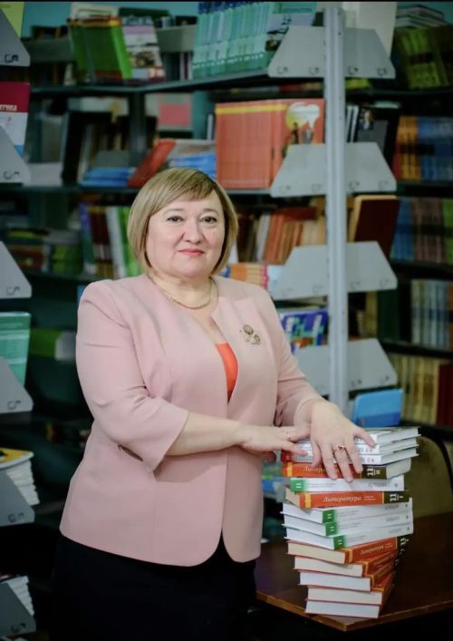 Учитель Сармановской гимназии удостоена премии «Лучший учитель Республики Татарстан»