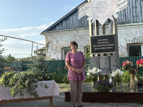 Ләшәү Тамакта каен себеркесе бәйләү буенча мастер-класс үтте