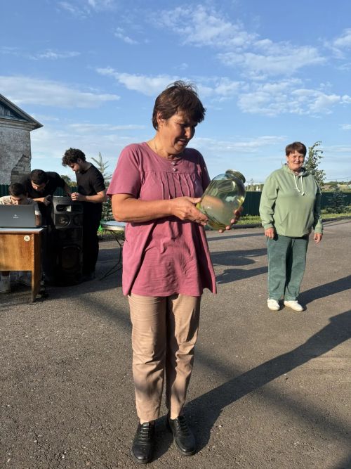 Ләшәү Тамакта каен себеркесе бәйләү буенча мастер-класс үтте